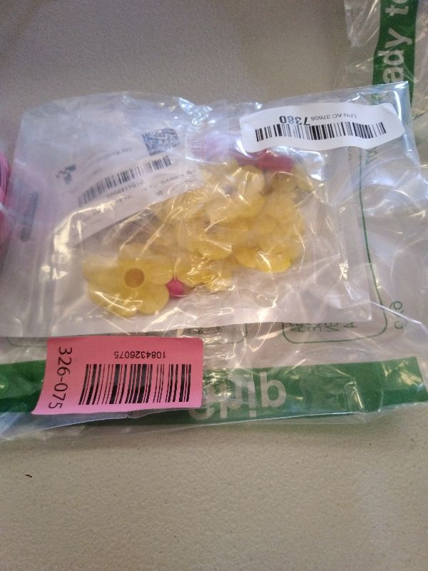 Photo 1 of 16 Pieces Hummingbird Feeders Replacement Flowers Yellow Pet Replacement Bird Feeder Replacement Parts with 2 PCS Brush Feeding Ports Bee Guards for Hummingbird Feeders for Outdoors Hanging Feeder
