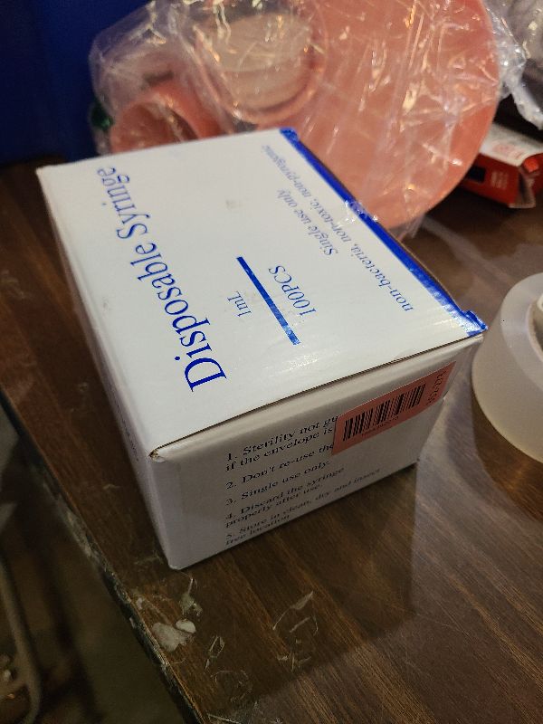 Photo 1 of 1ml Syringes with Needle 27Ga 1/2 Inch, Disposable 1cc Luer Lock Syringe for Scientific Labs, Individually Wrapped, Box of 100
