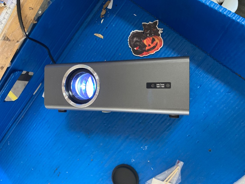 View 4 of (used) KOGATA Smart Projector - 4K, WiFi, Bluetooth, Auto Focus