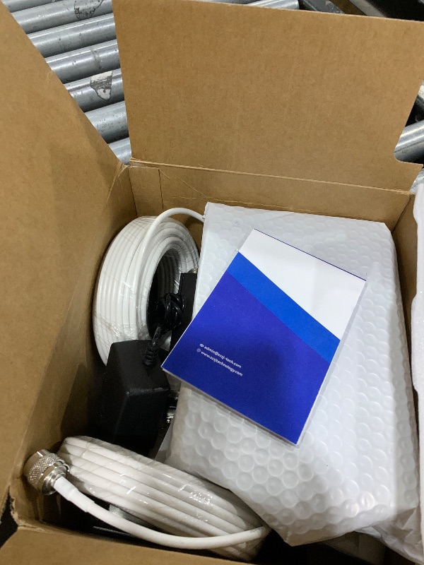 View 3 of Bamwirz Cell Phone Booster - 5G/4G LTE/3G - 6500 sq. ft.
