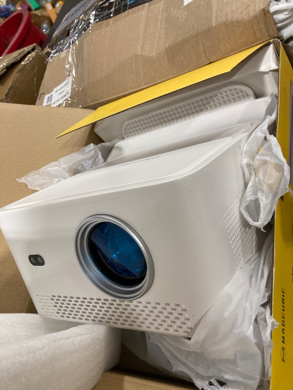 Photo 1 of Magcubic HY450Max Mini Projector