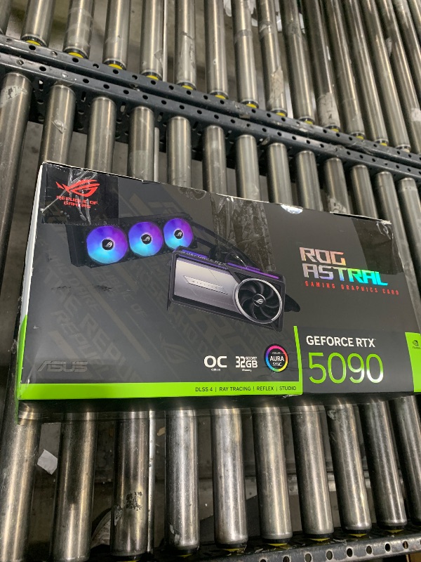 Photo 1 of ASUS ROG Astral LC GeForce RTX 5090 32GB GDDR7 OC Edition Gaming Graphics Card