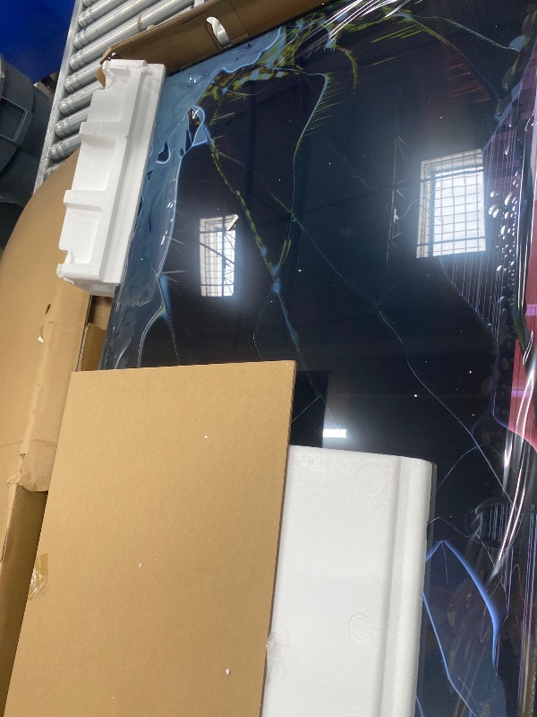 Photo 1 of ****BROKEN NO RETURNS NO REFUNDS****Roku 65" Select Series 4K QLED Smart TV Bundle with HDMI Cable