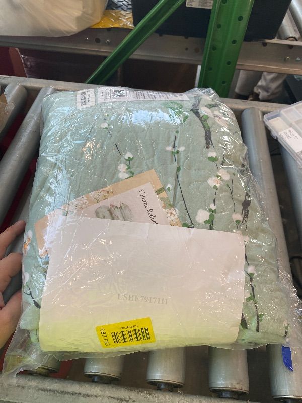 View 2 of [Green Color] MUSSEL Queen Comforter Set - Yellow, Botanical Floral Pattern
