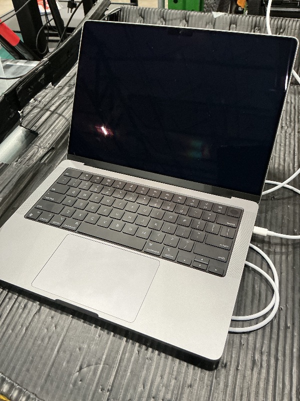 View 3 of ***WONT TURN ON****[SOLD FOR PARTS] Apple MacBook Pro 14-inch M1 Pro (16GB RAM, 512GB SSD)
