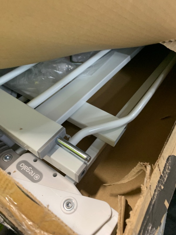 View 3 of *******FOR PARTS ONLY- Missing hardware*********
Regalo Safety 29"-49" Extra Wide Baby Gate, Bottom of Stairs & Doorways