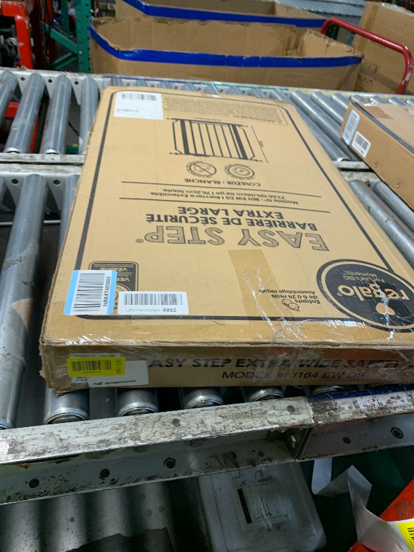 View 2 of *******FOR PARTS ONLY- Missing hardware*********
Regalo Safety 29"-49" Extra Wide Baby Gate, Bottom of Stairs & Doorways