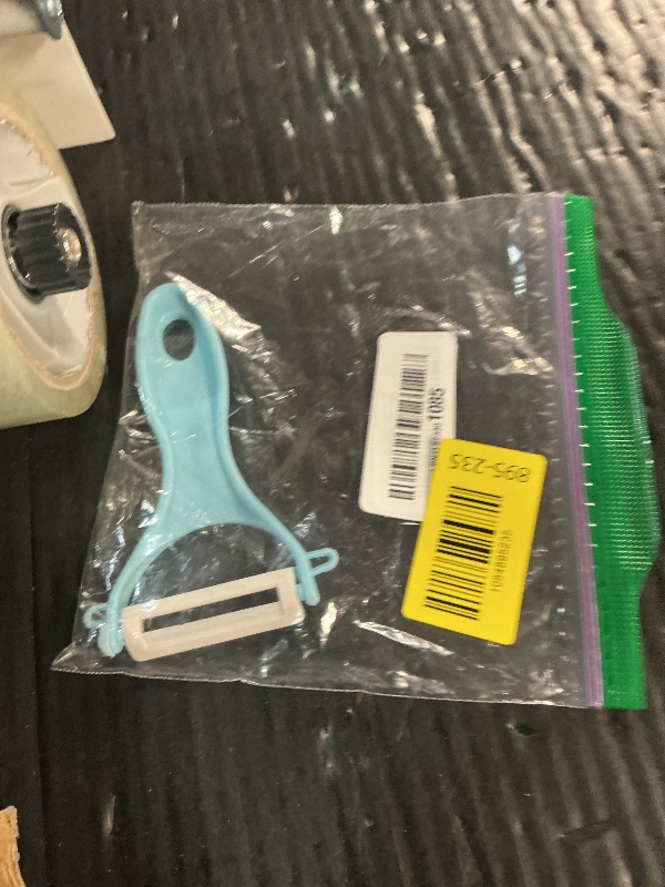 Photo 1 of ***MISSING 1**
2-Pack Ceramic Y-Peeler Set - Sharp Rust-Proof Vegetable & Fruit Peelers, Blue
