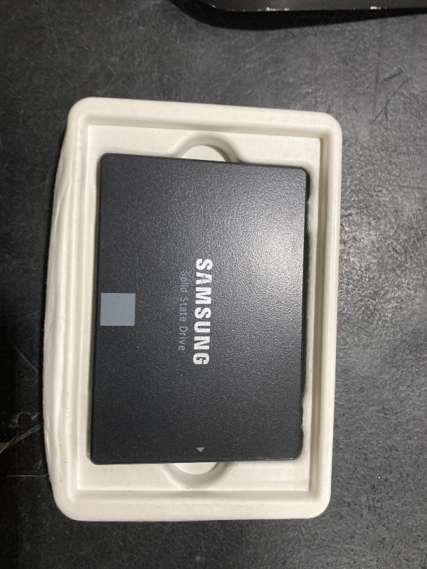 Photo 1 of Samsung 870 QVO 8TB 2.5" Internal SSD