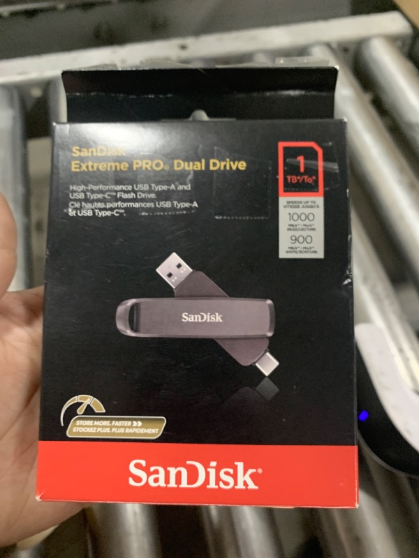 Photo 1 of SANDISK 1TB Extreme PRO Dual Drive USB-C/A