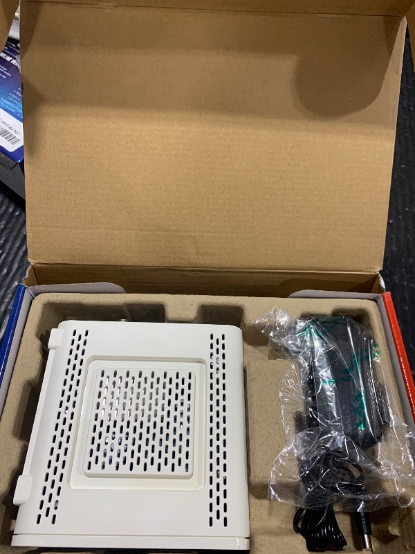 Photo 1 of ARRIS SURFboard SB8200 DOCSIS 3.1 Cable Modem