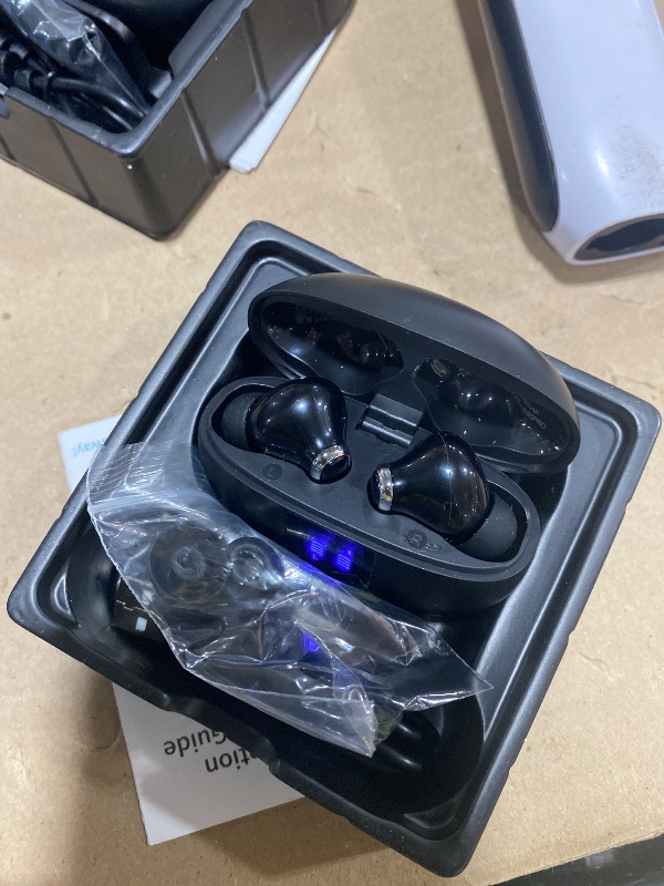 Photo 1 of Wirless Earbuds