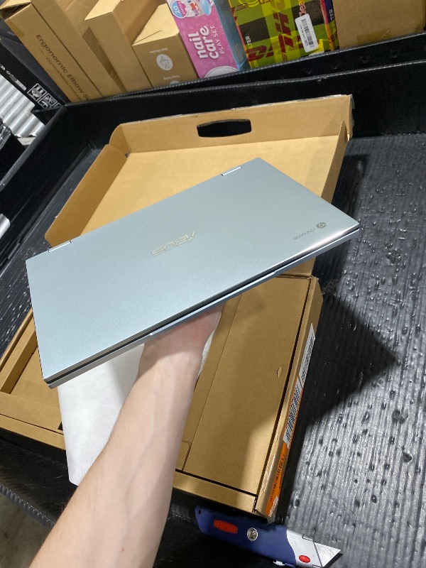 Photo 1 of ASUS Chromebook Flip C433 14" FHD Touchscreen Laptop