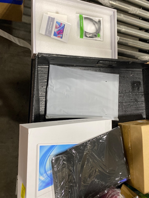Photo 1 of EVICIV Portable Monitor 18.5” 120Hz, 125% sRGB FreeSync 1ms Gaming Monitor