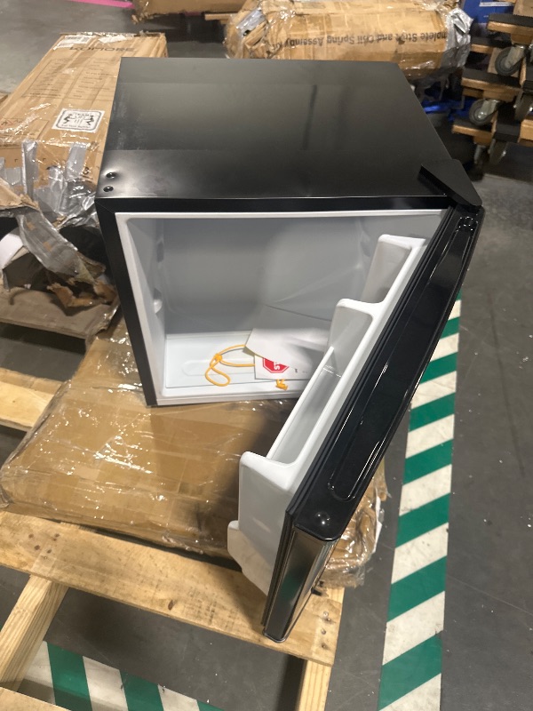 View 2 of ***SIMILAR*** [SOLD FOR PARTS] Midea 1.7 Cu.ft Mini Fridge