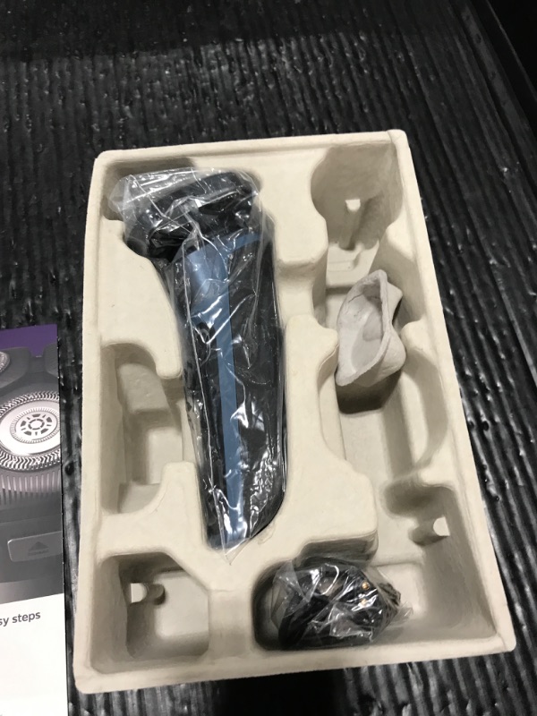 Photo 1 of Philips Norelco 5400 Electric Shaver