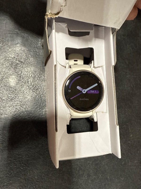 Photo 1 of Garmin vívoactive 6 Smartwatch Lunar Gold/Bone 42mm