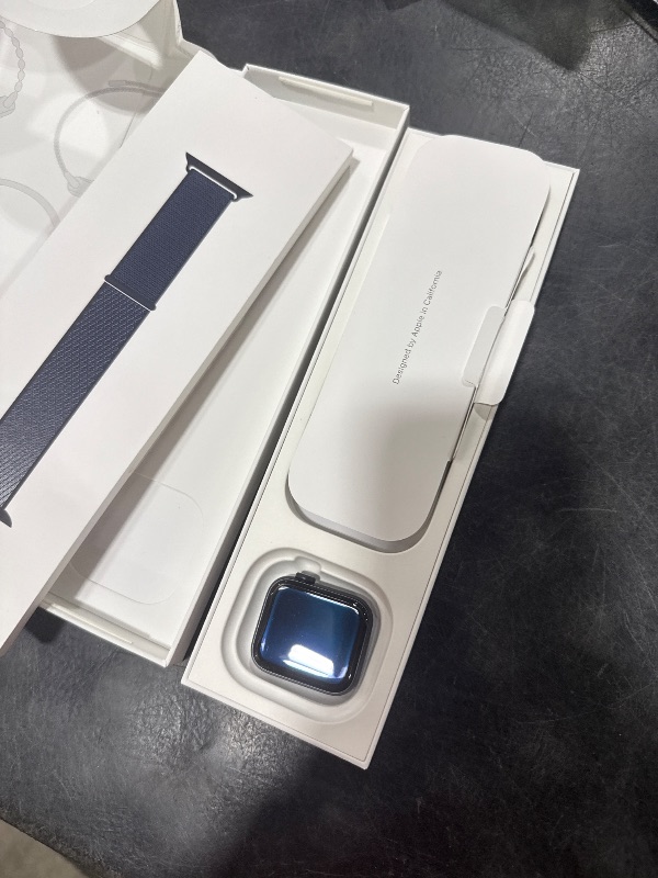 Photo 1 of Apple Watch Series 10 GPS 46mm Smartwatch Jet Black