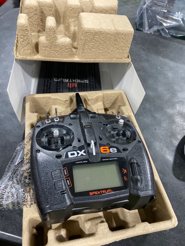 Photo 1 of Spektrum DX6e 6-Channel DSMX 2.4GHz RC Radio Transmitter