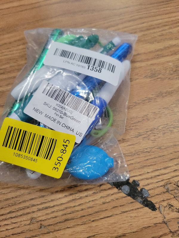 Photo 1 of 12 pcs Nurse Pen Set Two Colors Blue Green Include Permanent Marker Pen Pen Lights for Nurses Retractable Ballpoint Pen Nursing Keychain Clip Foldable Scissors LED Flashlight Keychain for Nurses