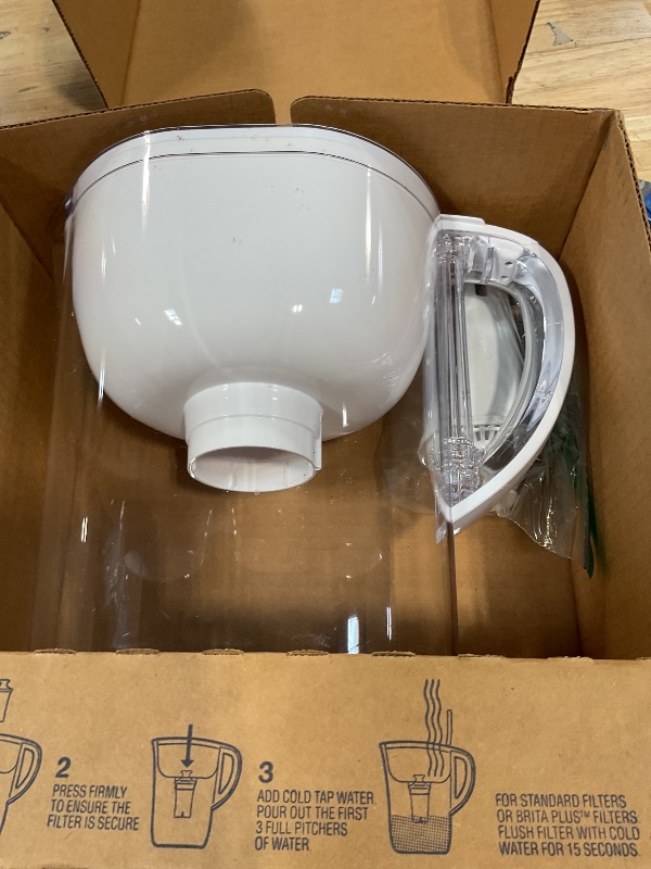 Photo 1 of ***DIRTY*** Brita Large 10-Cup Water Filter Pitcher, WQA NSF/ANSI Certified, Removes Chlorine Taste & Odor, Reduces Zinc, Copper & Mercury, 1 Standard Filter, Lasts 2 Months, Bright White