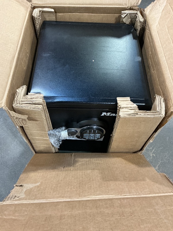 Photo 1 of ***corner dmg***Master Lock STW123GTCML Fireproof Safe