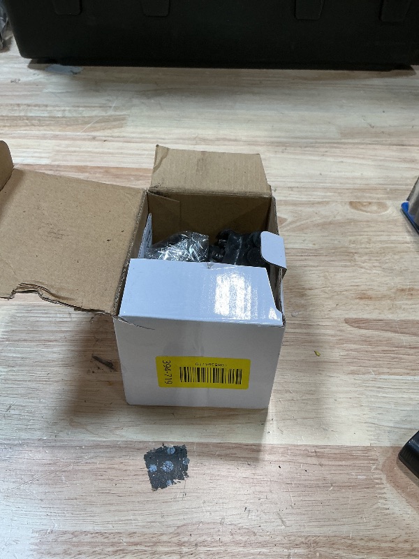 Photo 1 of ***USED***3 Port Insulated Multi Tap Connector 2-14 AWG Aluminum to Copper Wire Connectors Single Side Entry Aluminum Electrical Cable Connectors with Slotted Allen Hex - 6 Pack