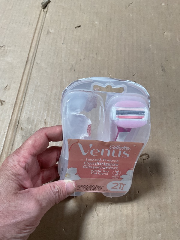 Photo 1 of **ONLY ONE**Gillette Venus ComfortGlide Disposable Razors for Women, 2 Count, White Tea Scented Moisture Bars for a Smooth Shave