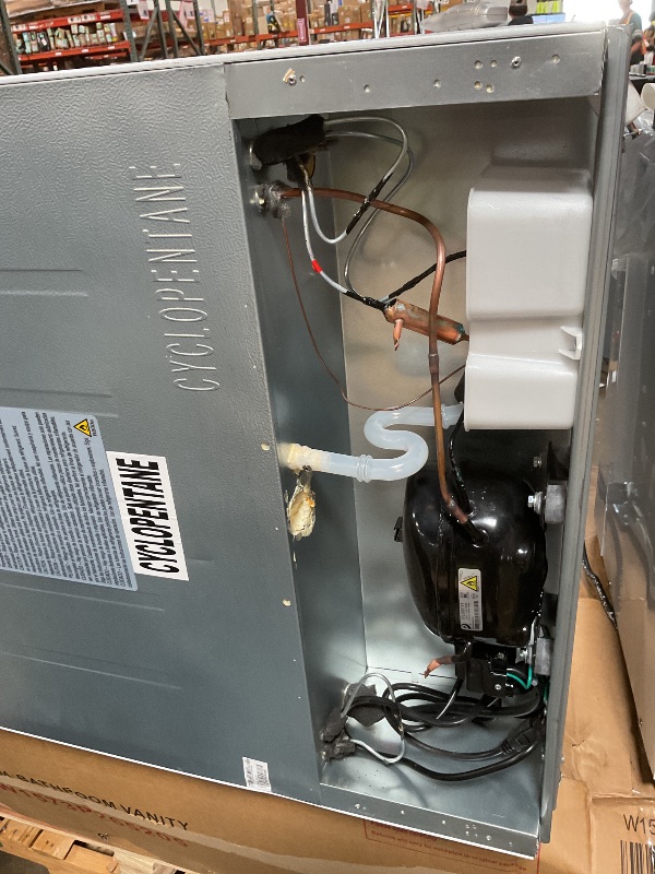 Photo 1 of **FOOTINGS DAMAGED**Kenmore 30" Top Mount Refrigerator with Freezer - Adjustable Shelving, Humidity-Controlled Crispers, LED Lighting, ENERGY STAR Certified, Garage Ready, 18.1 cu. ft. Capacity - White