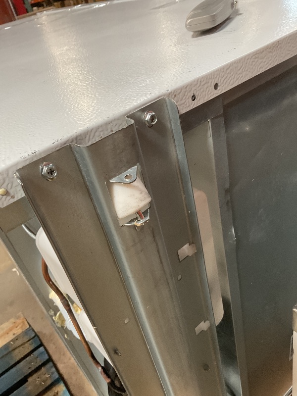 Photo 1 of **FOOTINGS DAMAGED**Kenmore 30" Top Mount Refrigerator with Freezer - Adjustable Shelving, Humidity-Controlled Crispers, LED Lighting, ENERGY STAR Certified, Garage Ready, 18.1 cu. ft. Capacity - White