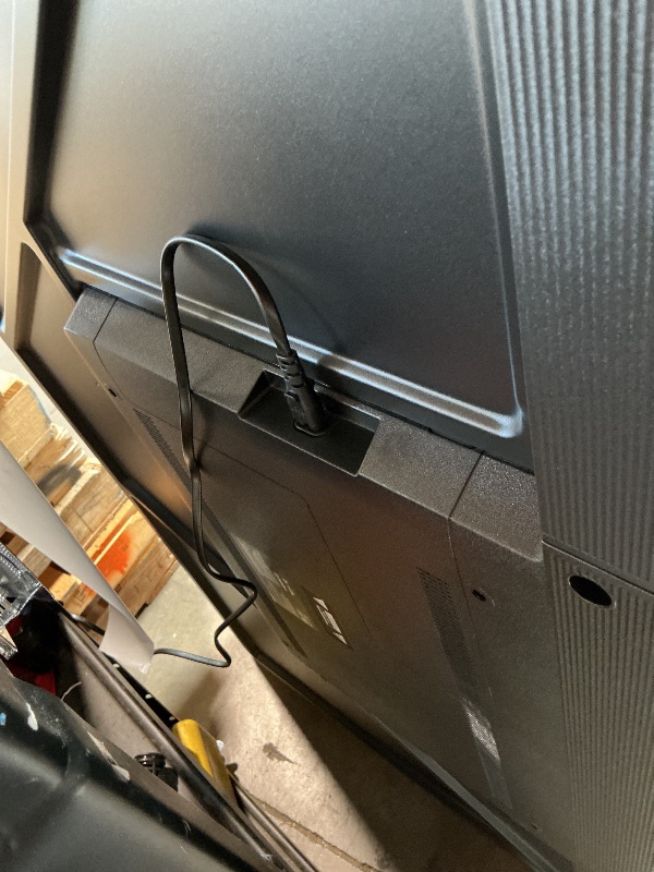 Photo 1 of ***BOTTOM OF TV FRAME CRACKED*** Roku Smart TV 2026 – 65-Inch Select Series, 4K QLED TV – Roku TV with Voice Remote – Flat Screen QLED Television with Wi-Fi for Streaming Live Local News, Sports, & Movies – Bluetooth Headphone Mode