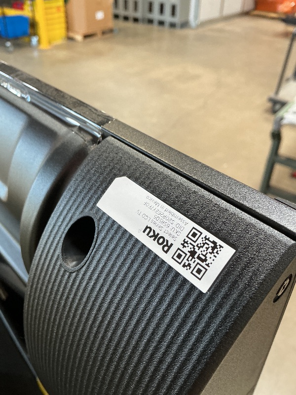 Photo 1 of ***BOTTOM OF TV FRAME CRACKED*** Roku Smart TV 2026 – 65-Inch Select Series, 4K QLED TV – Roku TV with Voice Remote – Flat Screen QLED Television with Wi-Fi for Streaming Live Local News, Sports, & Movies – Bluetooth Headphone Mode