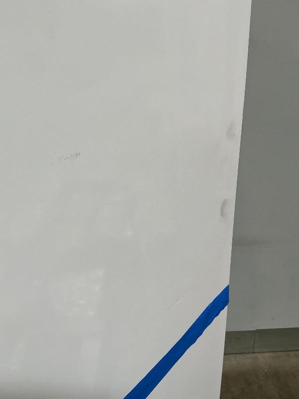 Photo 1 of **** SCRAPE/DENT DAMAGE. MISSING KEY*** Velivi Commercial Beverage Refrigerator, 24.5" Glass Door Display Fridge, 15 Cu.Ft Beverage Cooler with 5 Adjustable Shelves, Auto Rebound Door, Low Noise, for Shops, Restaurants & Bars WHITE
