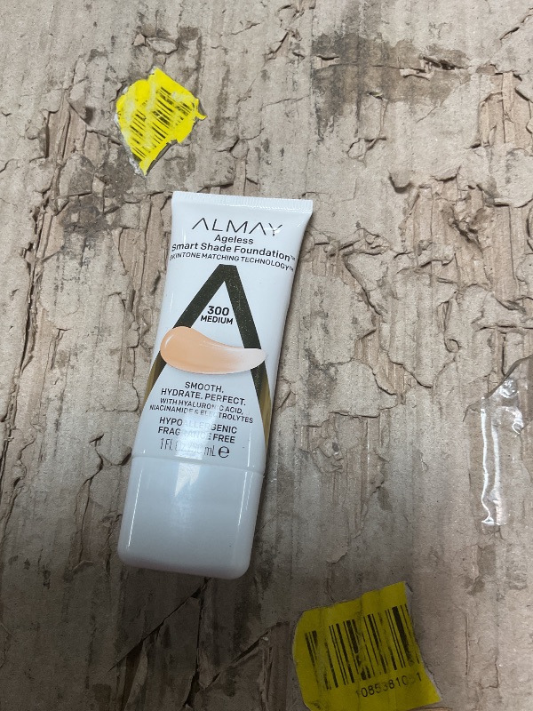 Photo 1 of Almay Anti-Aging Foundation, Smart Shade Face Makeup with Hyaluronic Acid, Niacinamide, Vitamin C & E, Hypoallergenic-Fragrance Free, 300 Medium, 1 Fl Oz (Pack of 1)