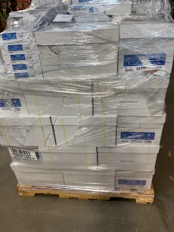Photo 1 of ** WILL NEED A TRUCK FOR PICK UP. BENDING/FOLDING DAMAGE, A COUPLE CASES CAME LOOSE.**Hammermill A4 Paper, 20 lb Copy Paper (210mm x 297mm - 92 Bright, Made in the USA) - 1 Pallet, 40 Cases (200,000 Sheets)