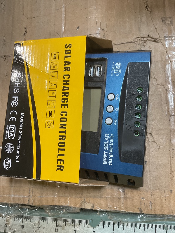 Photo 1 of 100A MPPT Solar Charge Controller 12v/24v Current Auto Focus MPPT Tracking Charge with LCD Display Dual USB Solar Regulator Charge Controller Multiple Load Control Modes