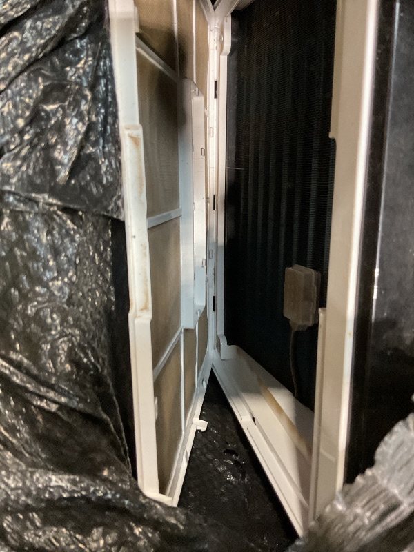 Photo 1 of ** heavy dirt/smell when running. Accessory piece major damage** Humhold 14000 BTU Portable Air Conditioners with Remote Control, 3-in-1 Free Standing Cooling AC Unit with Fan & Dehumidifier, Cools Room up to 700 sq.ft, Smart/Sleep Mode,3 Speed,Auto Swing