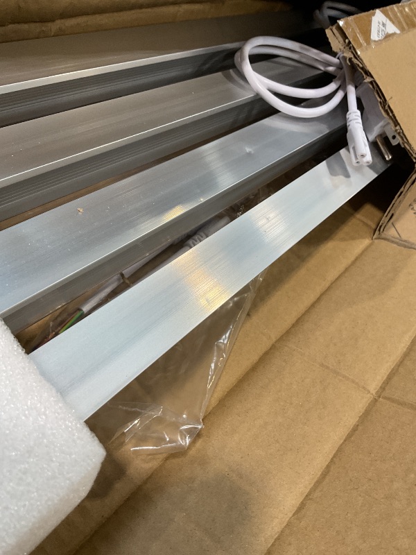 Photo 1 of ** minor DENTS**YAHOLUMIN 8FT LED Shop Light 100W 4 Pack