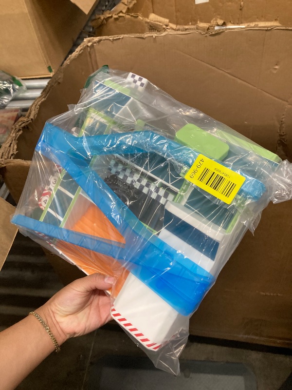 Photo 1 of ***MISSING PIECES -SELLING AS PARTS ONLY*** Tub Works® Splash Wheels™ Bathtime Raceway Car Ramp Toddler Bath Toy | Race Car Track with 2 Water-Activated Light-Up Racers | Light Up Bath Toys Flash & Change Colors | Engaging Bathtub Toys for Kids