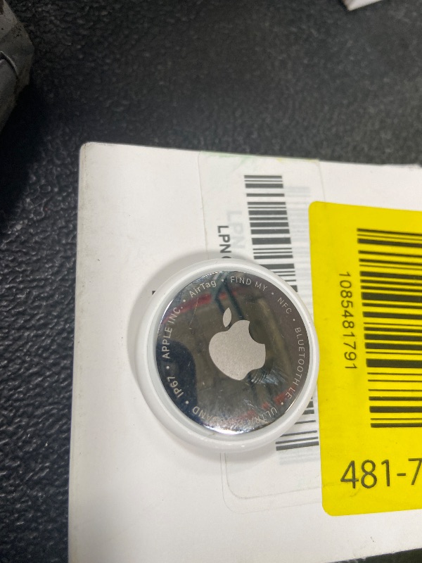 Photo 1 of **Its doesnt work**Apple AirTag (2nd Generation): Tracker for Keychain, Wallet, and More; Locator with Sound; Simple One-Tap Setup with iPhone or iPad; Key Finder with up to 1.5X Precision Finding Range