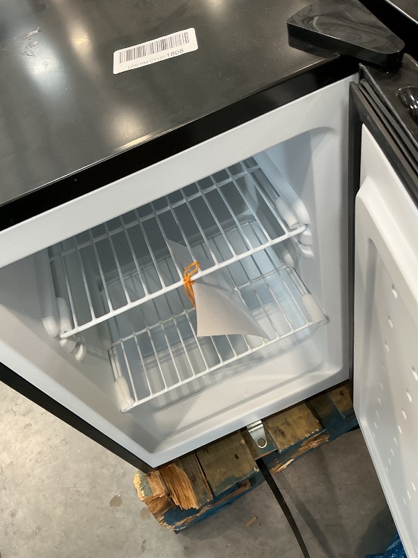 View 3 of Whynter 2.1 Cu Ft Upright Freezer