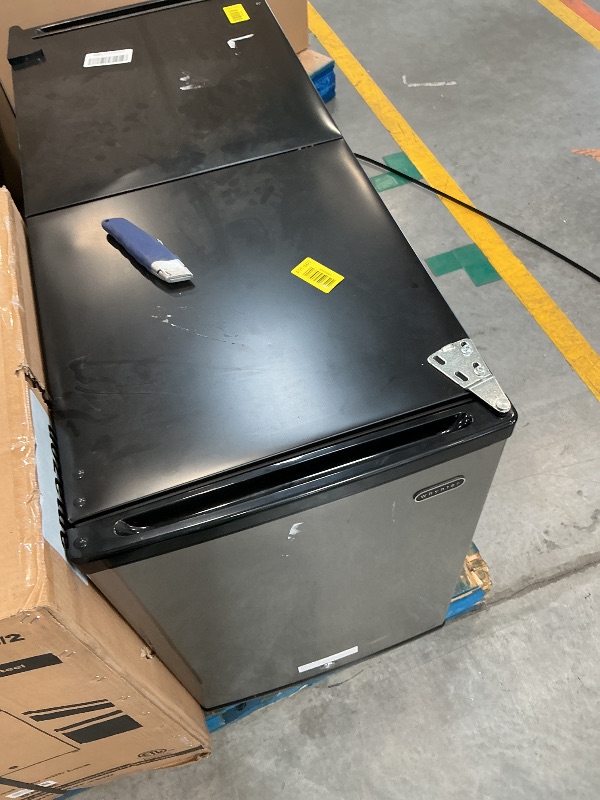 View 4 of Whynter 2.1 Cu Ft Upright Freezer