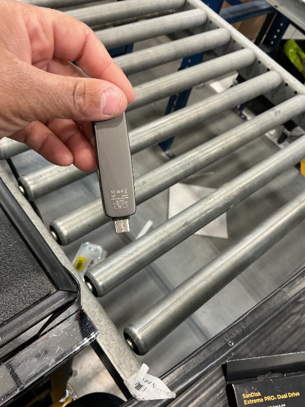 View 3 of SanDisk 1TB Extreme PRO Dual Drive USB-C/USB-A