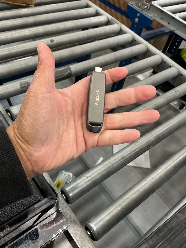 View 4 of SanDisk 1TB Extreme PRO Dual Drive USB-C/USB-A