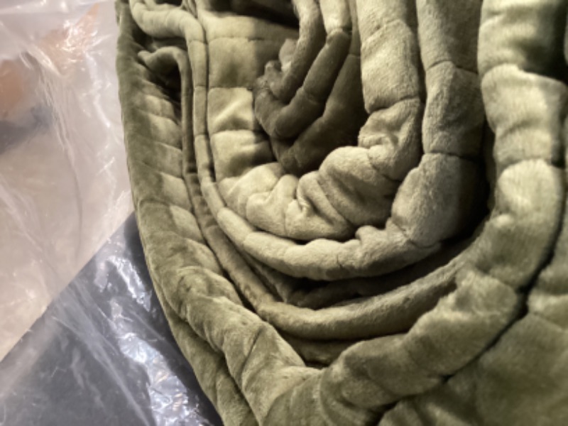 Photo 1 of Wonderful Velvet Quilt Set, Queen Size Dark Green Soft Fluff Texture Coverlet with Shams,Channel Stitched Pattern, All-Season Use, Versatile Lightweight Bedspread for Bedroom Adults Teens Kids,94"x94"