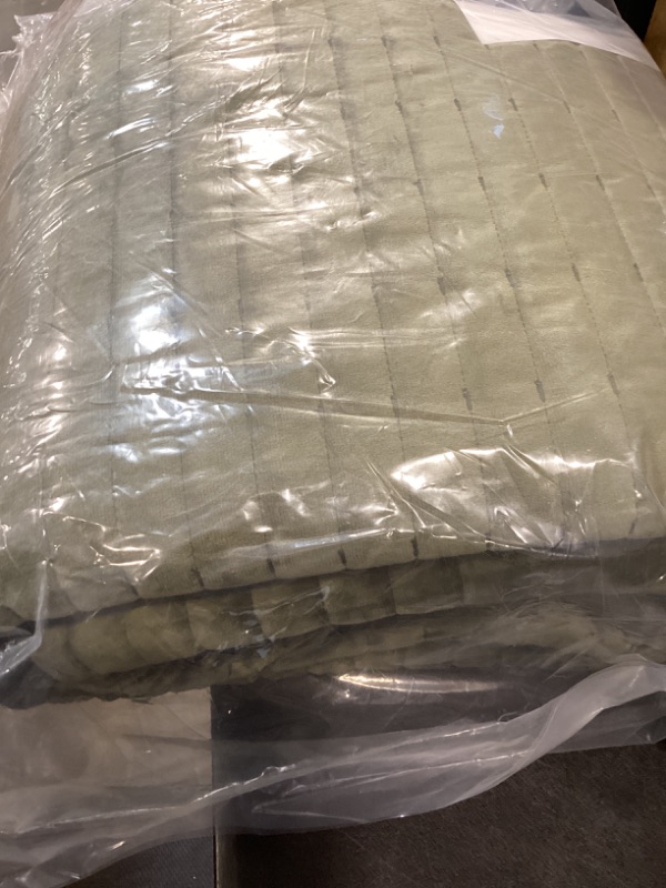 Photo 1 of Wonderful Velvet Quilt Set, Queen Size Dark Green Soft Fluff Texture Coverlet with Shams,Channel Stitched Pattern, All-Season Use, Versatile Lightweight Bedspread for Bedroom Adults Teens Kids,94"x94"