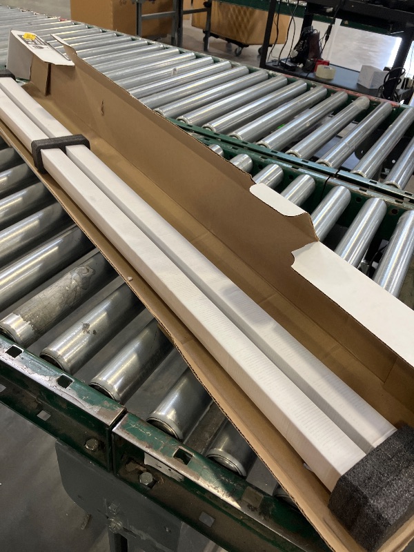 Photo 1 of F40/D Daylight (2 Pack) 4ft Fluorescent Tube Light Bulb 40W 40 Watt T12 Daylight 4100K 1.5 inch Diameter Replaces F40DX F40T12/865/ECO F40SP65/ECO F40DX/ALTO F40/LR/ECO/2P F40T12/DX (2)