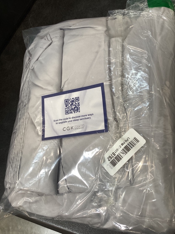 Photo 1 of Cozy bliss cooling comforter twin