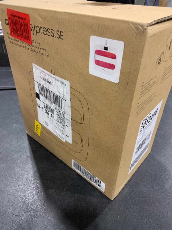 Photo 1 of Cricut EasyPress® SE – 9 in x 9 in Heat Press - Raspberry