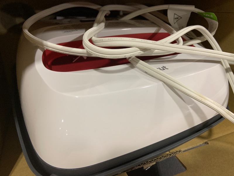 Photo 1 of Cricut EasyPress® SE – 9 in x 9 in Heat Press - Raspberry